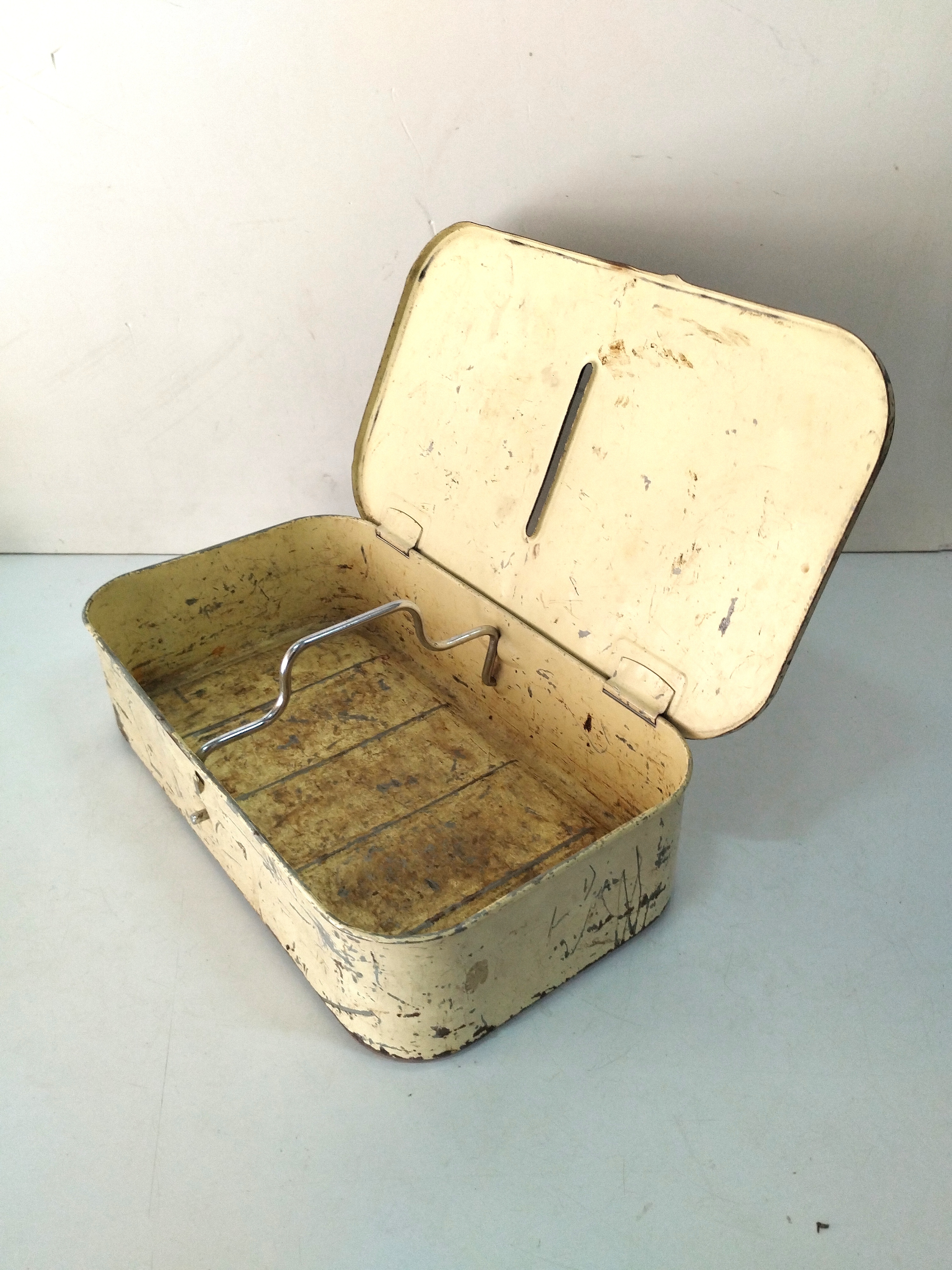 caja limpia zapatos metal 9x37x21 1u